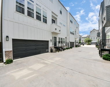 1223 W 16th Street - Photo Thumbnail 5