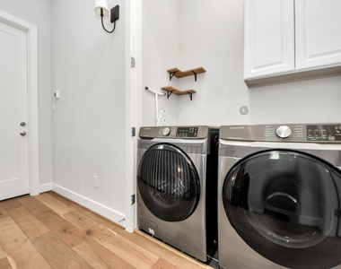 1223 W 16th Street - Photo Thumbnail 8