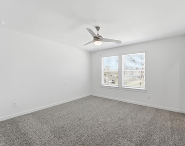 963 Mansfield Street - Photo Thumbnail 10