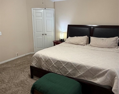2922 Sandleigh Drive - Photo Thumbnail 5