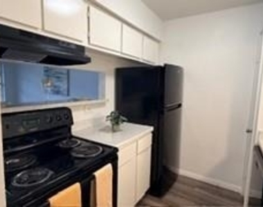 2101 Mustang Road - Photo Thumbnail 5