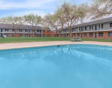 2101 Mustang Road - Photo Thumbnail 10