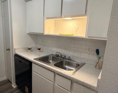 2101 Mustang Road - Photo Thumbnail 4