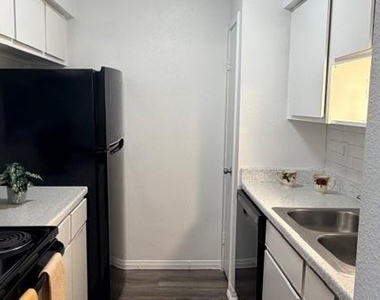 2101 Mustang Road - Photo Thumbnail 2