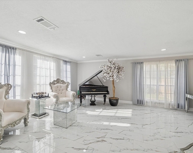 11306 Avon Place - Photo Thumbnail 2
