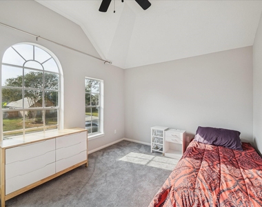 11306 Avon Place - Photo Thumbnail 16
