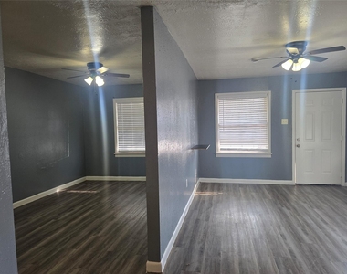 5105 Timothy Street - Photo Thumbnail 4