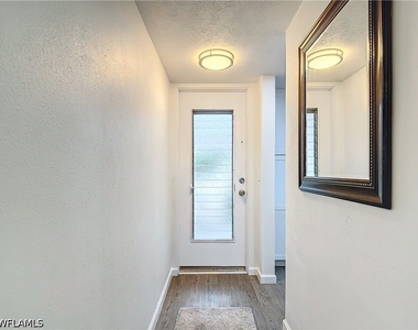 4613 Se 5th Avenue - Photo Thumbnail 2