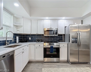 4613 Se 5th Avenue - Photo Thumbnail 3