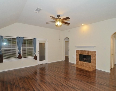 11306 Overland Trail Drive - Photo Thumbnail 9