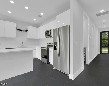 4550 29th Street Sw - Photo Thumbnail 3
