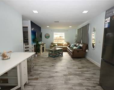 206 Cape Coral Parkway W - Photo Thumbnail 4