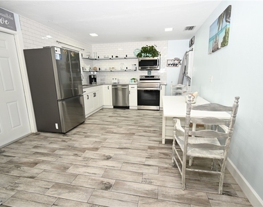 206 Cape Coral Parkway W - Photo Thumbnail 1