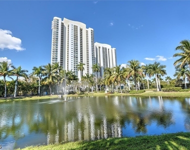 3000 Oasis Grand Boulevard - Photo Thumbnail 1