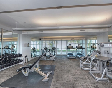 3000 Oasis Grand Boulevard - Photo Thumbnail 27