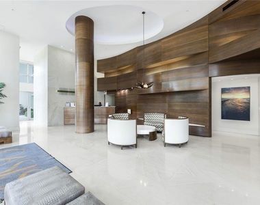 3000 Oasis Grand Boulevard - Photo Thumbnail 36