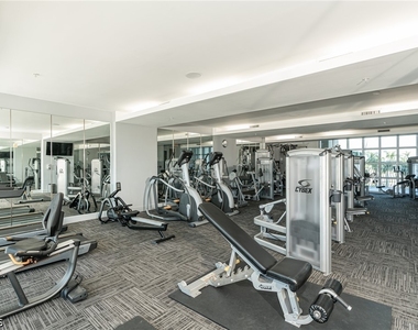 3000 Oasis Grand Boulevard - Photo Thumbnail 29
