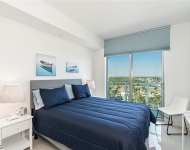 3000 Oasis Grand Boulevard - Photo Thumbnail 18