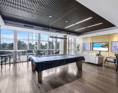 3000 Oasis Grand Boulevard - Photo Thumbnail 43