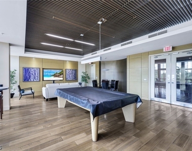 3000 Oasis Grand Boulevard - Photo Thumbnail 41