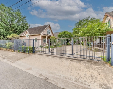 1318 Dennis Street - Photo Thumbnail 5