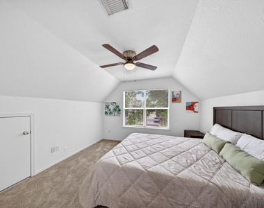 1318 Dennis Street - Photo Thumbnail 17