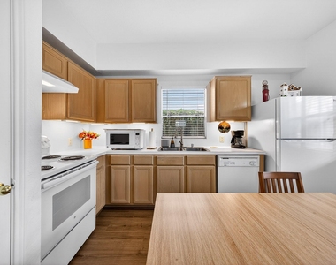 1318 Dennis Street - Photo Thumbnail 1
