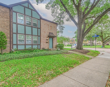 10502 Hammerly Boulevard - Photo Thumbnail 3