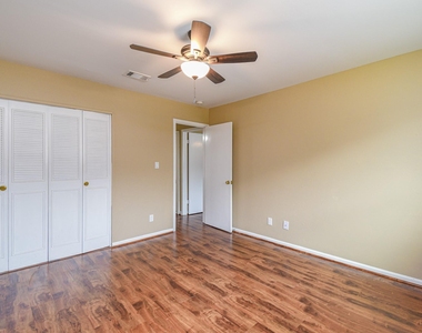 10502 Hammerly Boulevard - Photo Thumbnail 9