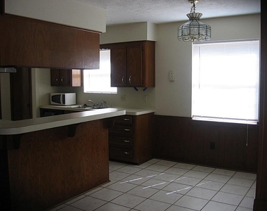 25407 Tuckahoe Lane - Photo Thumbnail 3
