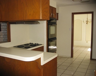 25407 Tuckahoe Lane - Photo Thumbnail 4