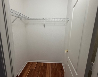 8541 Athena Court - Photo Thumbnail 12