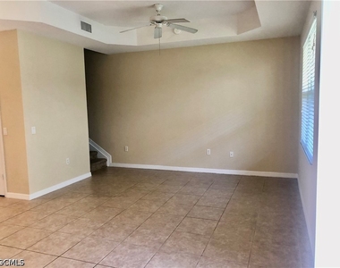 9813 Quinta Artesa Way - Photo Thumbnail 5