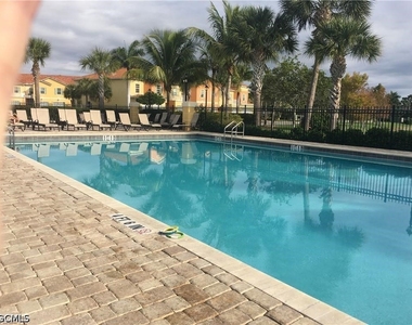 9813 Quinta Artesa Way - Photo Thumbnail 19