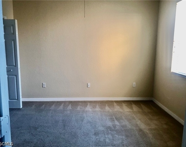 9813 Quinta Artesa Way - Photo Thumbnail 14