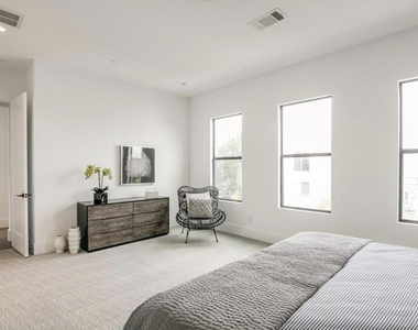 325 E Second Street Street - Photo Thumbnail 12