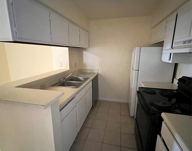 9000 Bissonnet Street - Photo Thumbnail 10