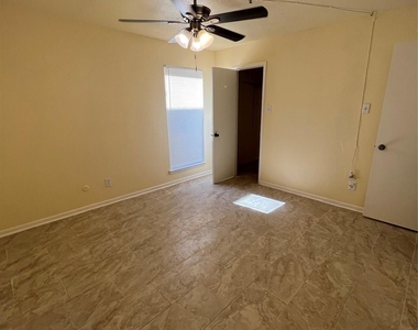 9000 Bissonnet Street - Photo Thumbnail 18