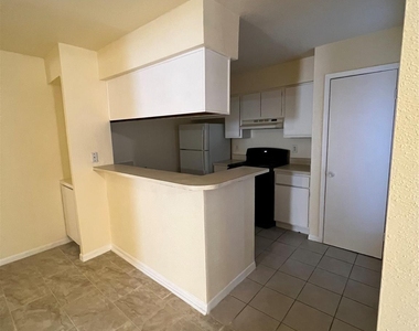 9000 Bissonnet Street - Photo Thumbnail 8