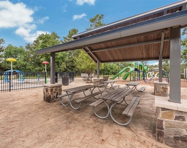 106 Crown Point Court - Photo Thumbnail 26