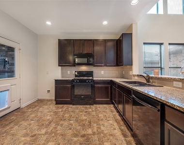 106 Crown Point Court - Photo Thumbnail 8