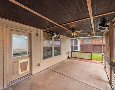 106 Crown Point Court - Photo Thumbnail 20