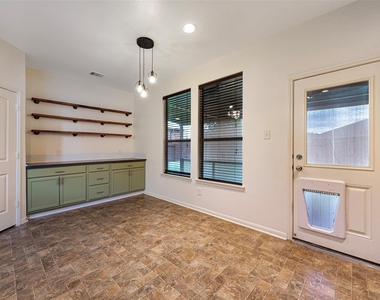 106 Crown Point Court - Photo Thumbnail 9