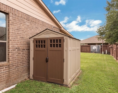 106 Crown Point Court - Photo Thumbnail 22