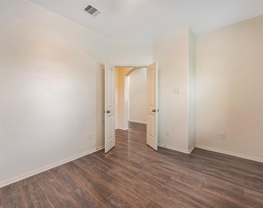 106 Crown Point Court - Photo Thumbnail 2