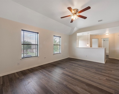 106 Crown Point Court - Photo Thumbnail 15