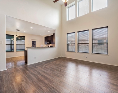 106 Crown Point Court - Photo Thumbnail 5