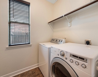 106 Crown Point Court - Photo Thumbnail 3