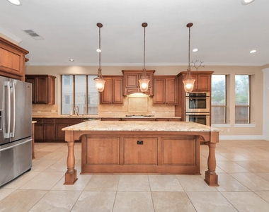 1807 Ravenel Lane - Photo Thumbnail 13