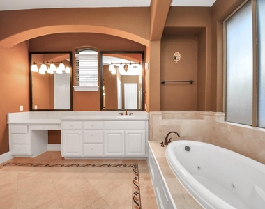1807 Ravenel Lane - Photo Thumbnail 25